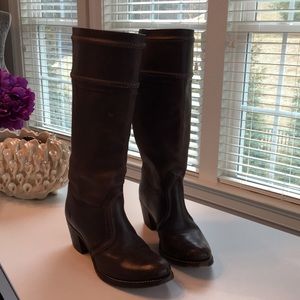 Frye Pull-on brown Leather boots 👢 sz9